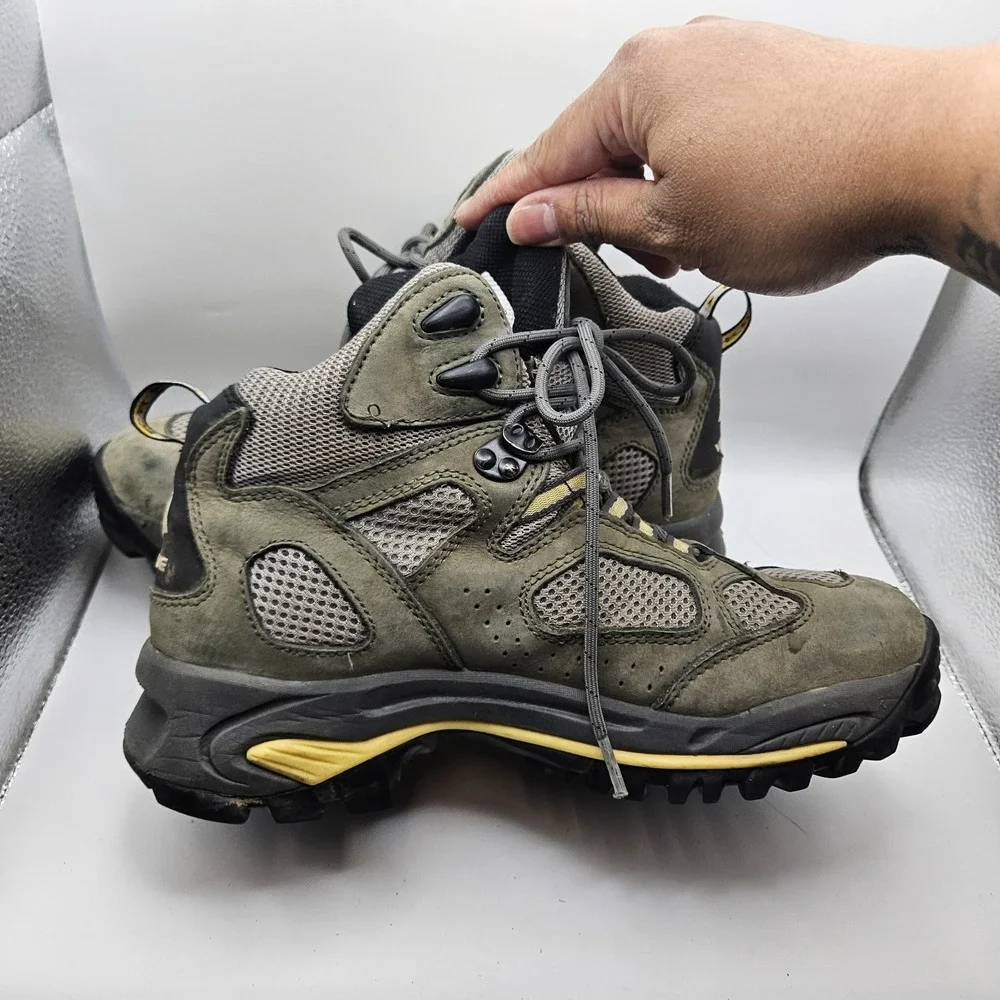 VASQUE Breeze Green Hiking Boots Gore-Tex XCR 7463 Leather Boots Sz 9.5M READ